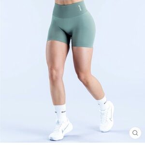 Dfyne Meadow l Workout Shorts